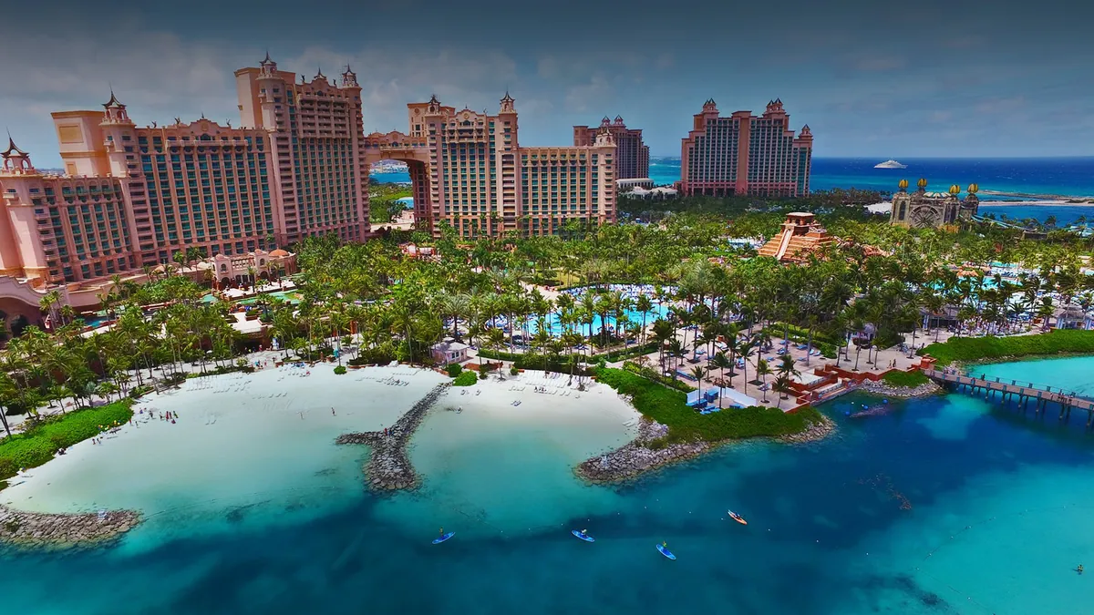 Atlantis Marina y Aquavista Nassau — acuario espectacular de entrada gratuita